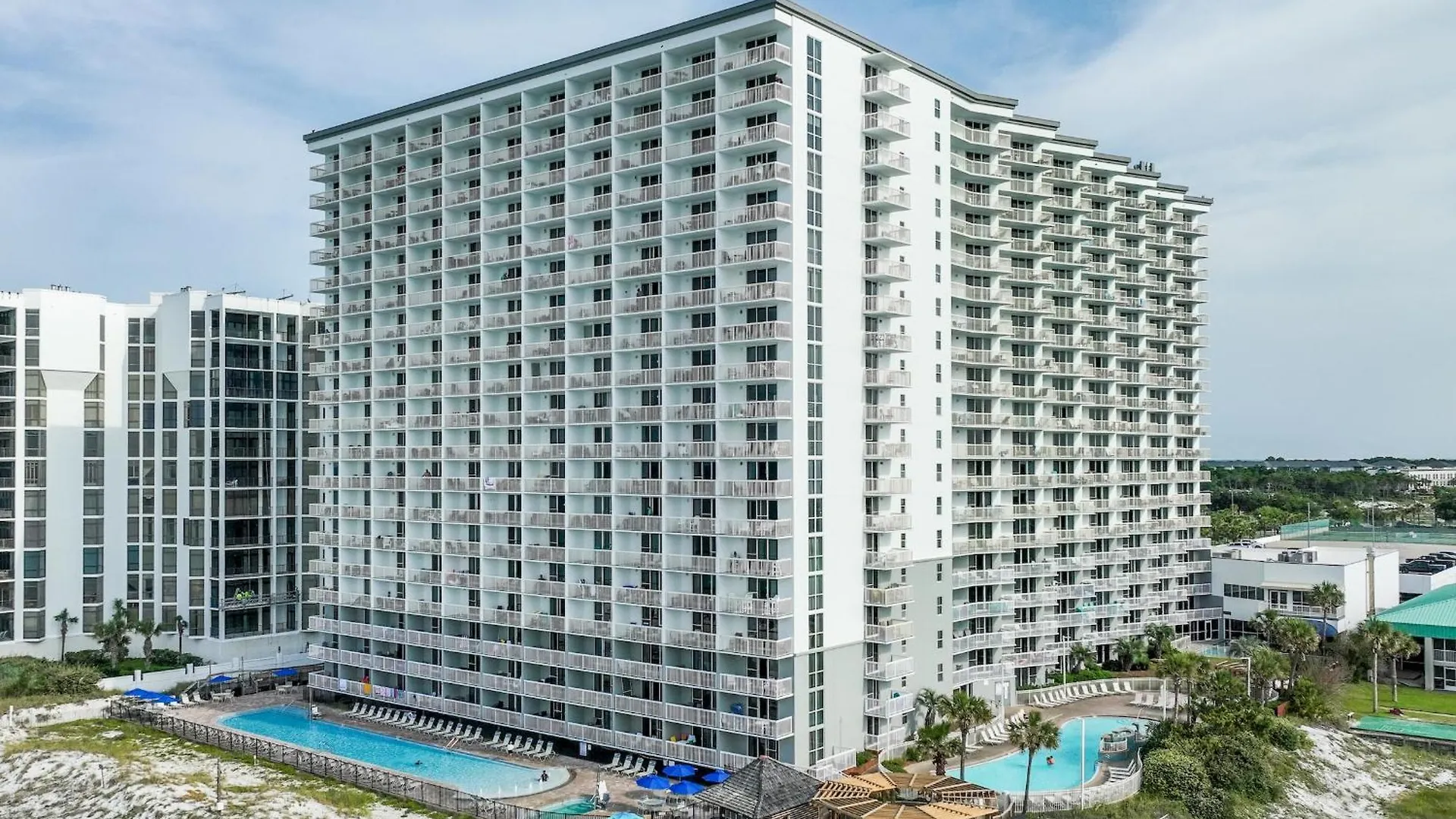Pelican Beach Resort By Tufan Destin