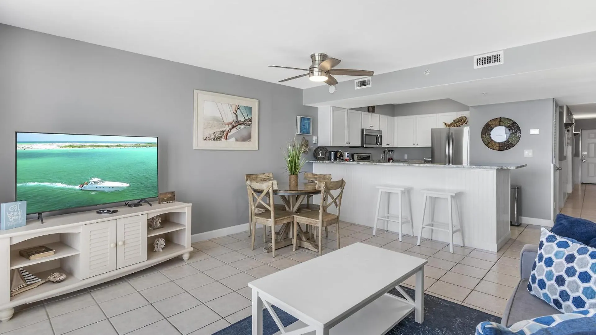 Pelican Beach Resort By Tufan Destin Aparthotel