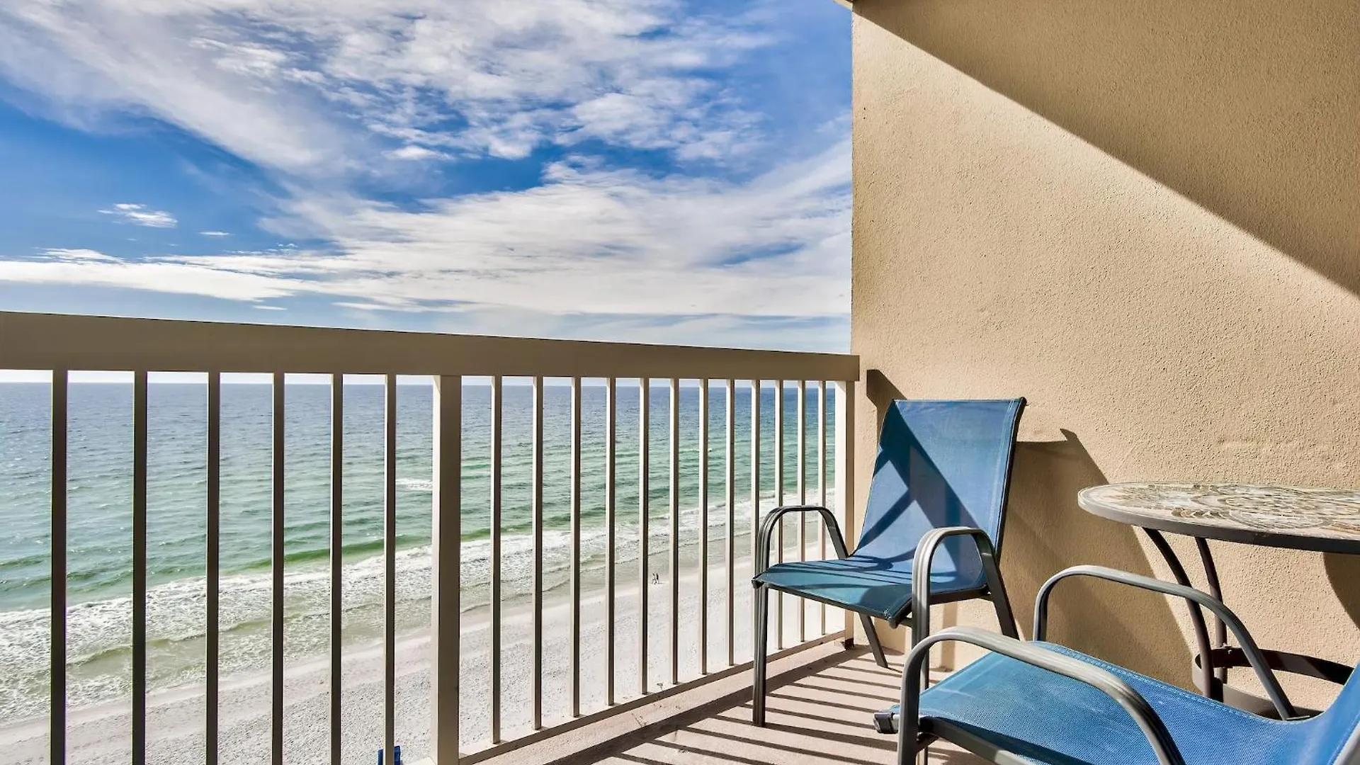 Pelican Beach Resort By Tufan Destin Aparthotel